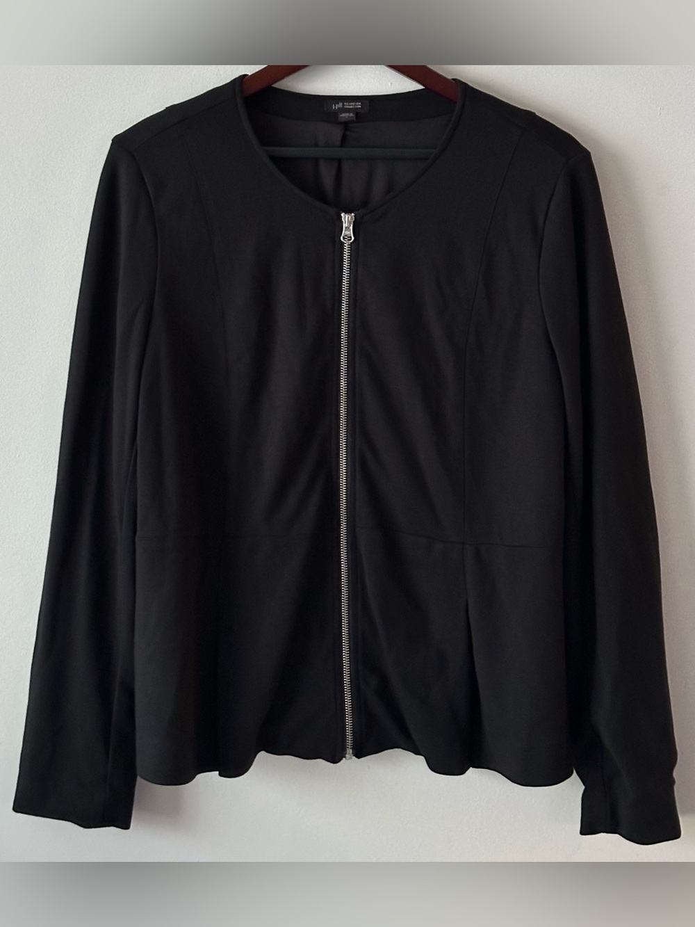 J. Jill Wearever collection large black zip up